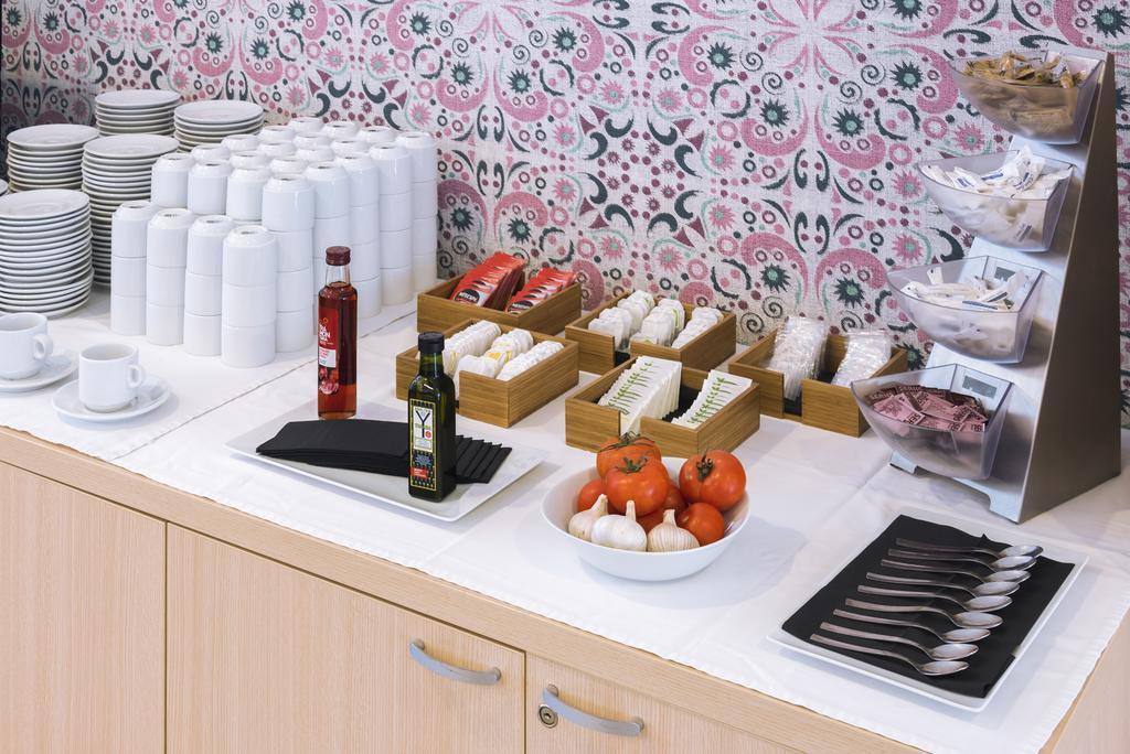 Aparthotel Cye Holiday Centre Salou Bagian luar foto
